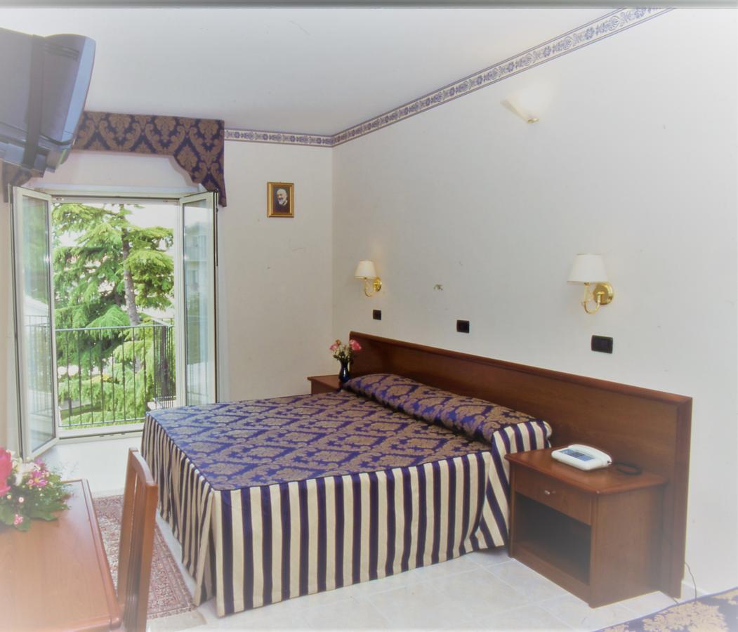 Hotel Di Cosmo 圣乔瓦尼·罗通多 外观 照片