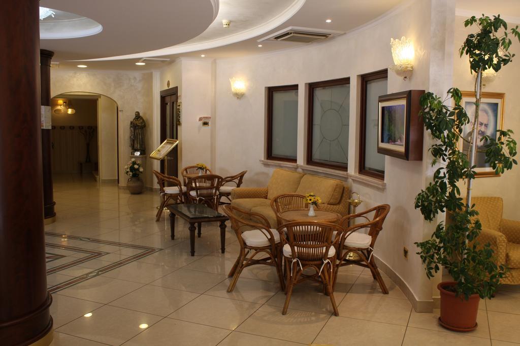 Hotel Di Cosmo 圣乔瓦尼·罗通多 外观 照片