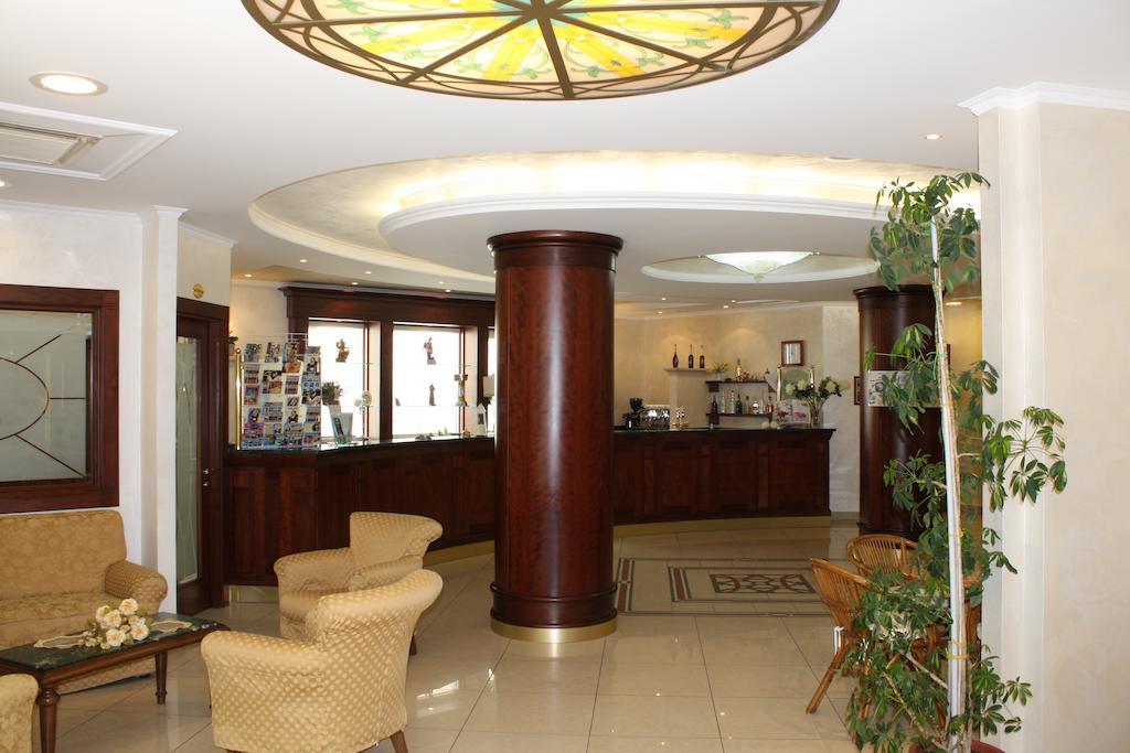 Hotel Di Cosmo 圣乔瓦尼·罗通多 外观 照片